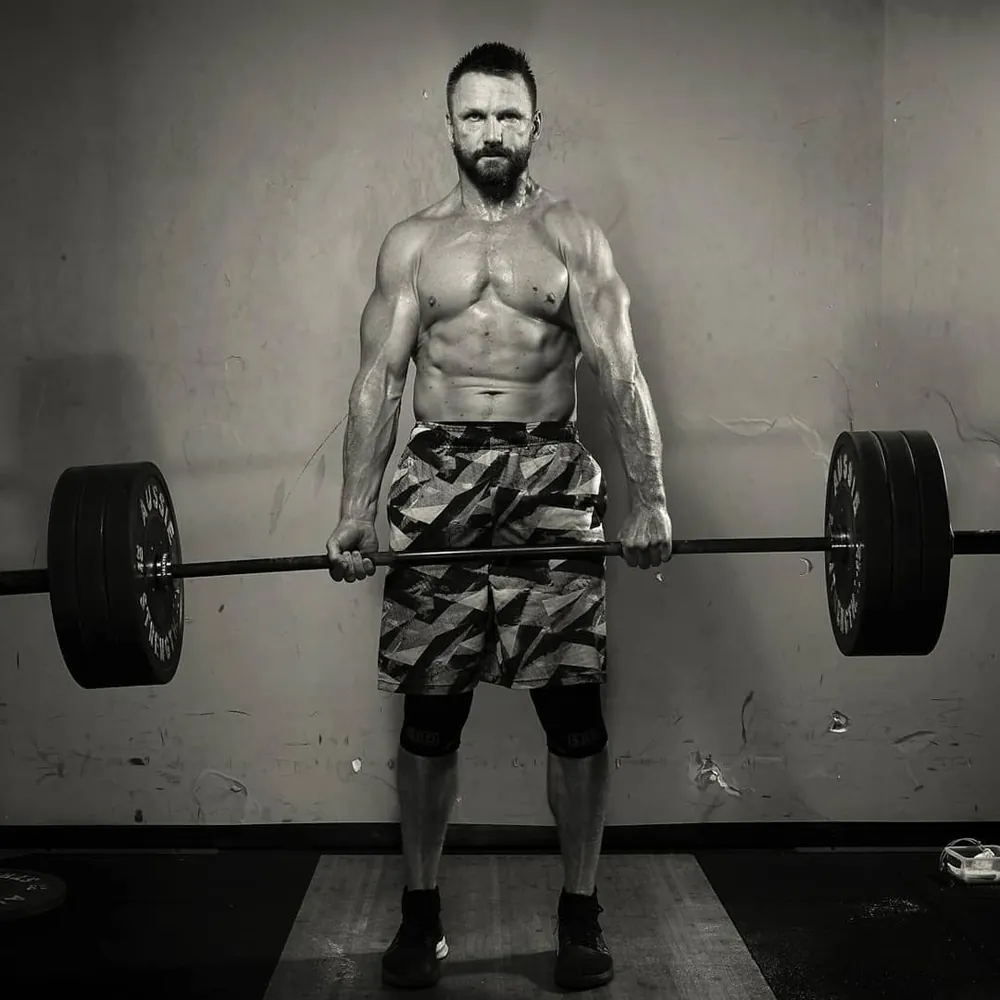 Ryan Tarran deadlifting, Men's Health shoot